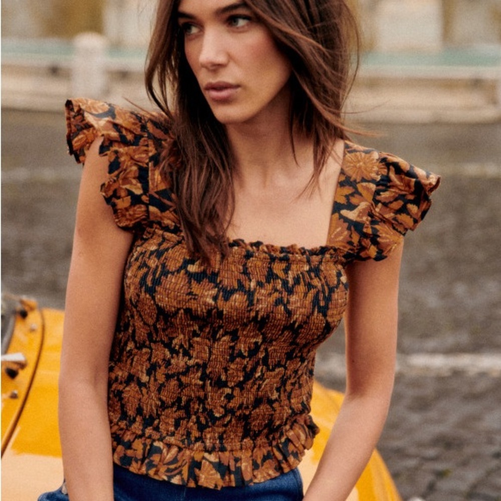 Sézane Elodia Blouse EUC (smocked top)
